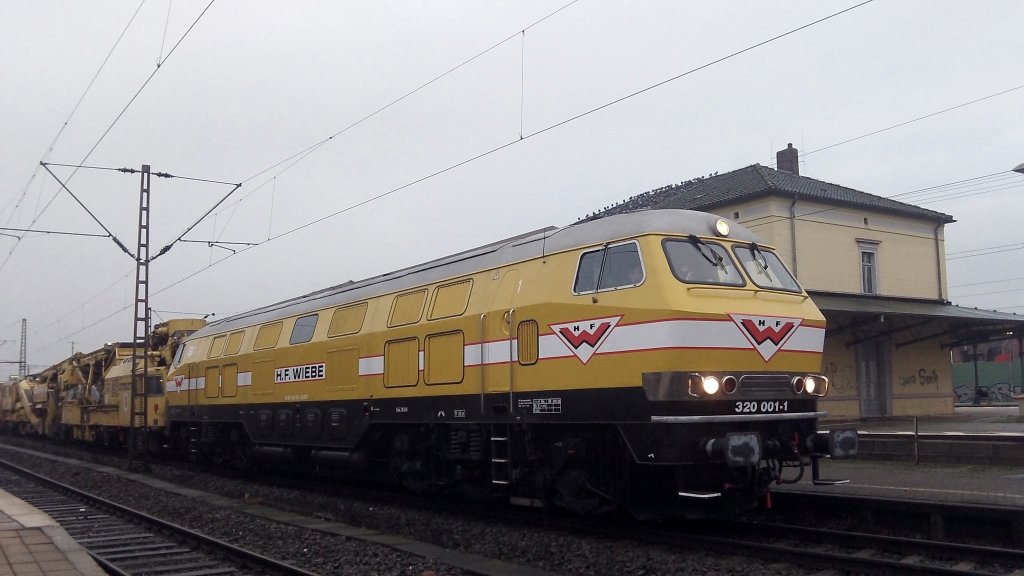 V 320 001-1 in Lehrte am 18.12.2012.