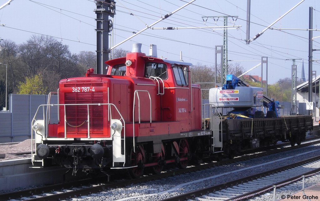 V 60 Railsystems 362 787-4 mit Bauzug, fotografiert im Hbf. Erfurt am 14.4.2012