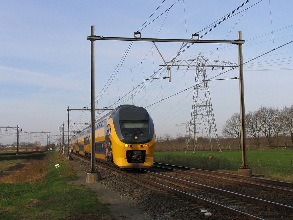 V-IRM mit Leerreisezug 80110 Zwolle-Onnen bei Herfte am 2-4-2010.