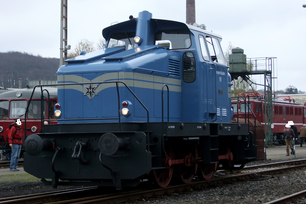 V1 der Hespertalbahn in Bochum-Dahlhausen 15.4.2012