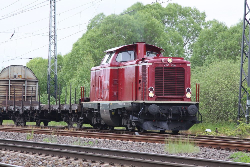 V100 2009 der EGP kommt mit ihrem Gterzug in Grries eingefahren. 04.06.2010 