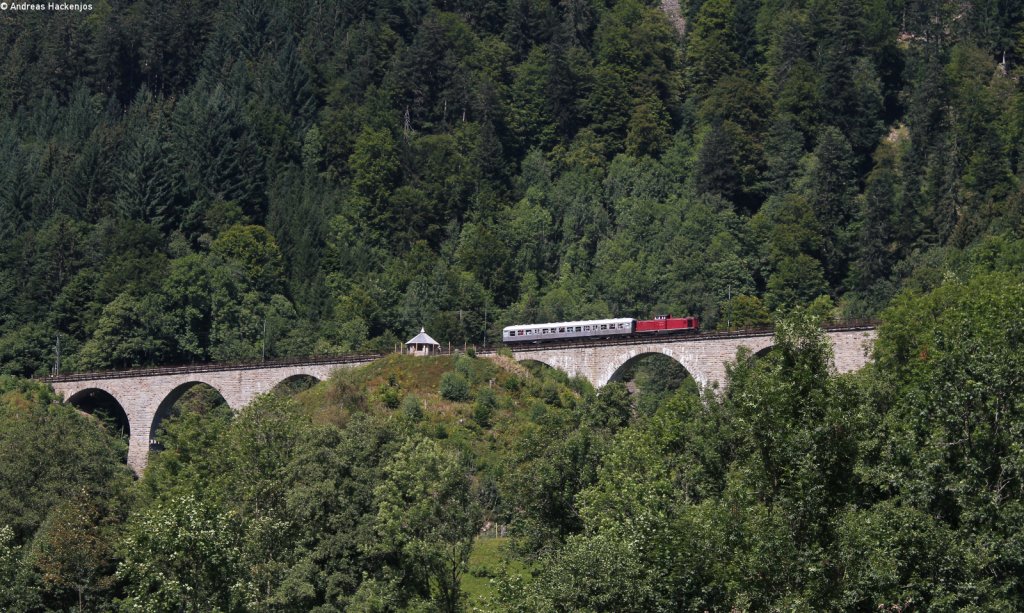 V100 2335 mit dem DPE ***** (Freiburg (Brsg) Hbf-Titisee) auf dem Ravennaviadukt 11.8.12