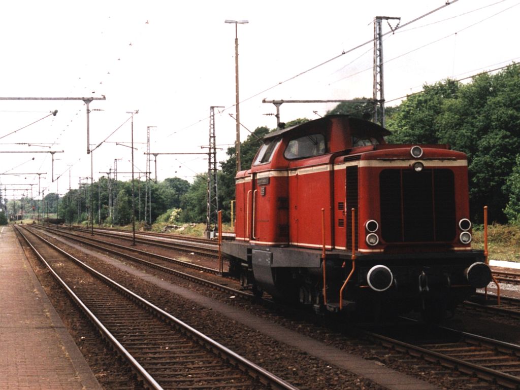 V100 D21 (ex-DB 211 125-0) der Bentheimer Eisenbahn AG auf Bahnhof Bad Bentheim am 16-6-2001. Bild und scan: Date Jan de Vries. 