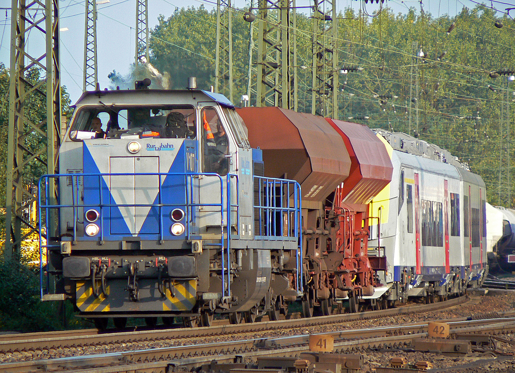 V107 der Rurtalbahn mit 2 belg. Desiros in Gremberg am 29.09.2010