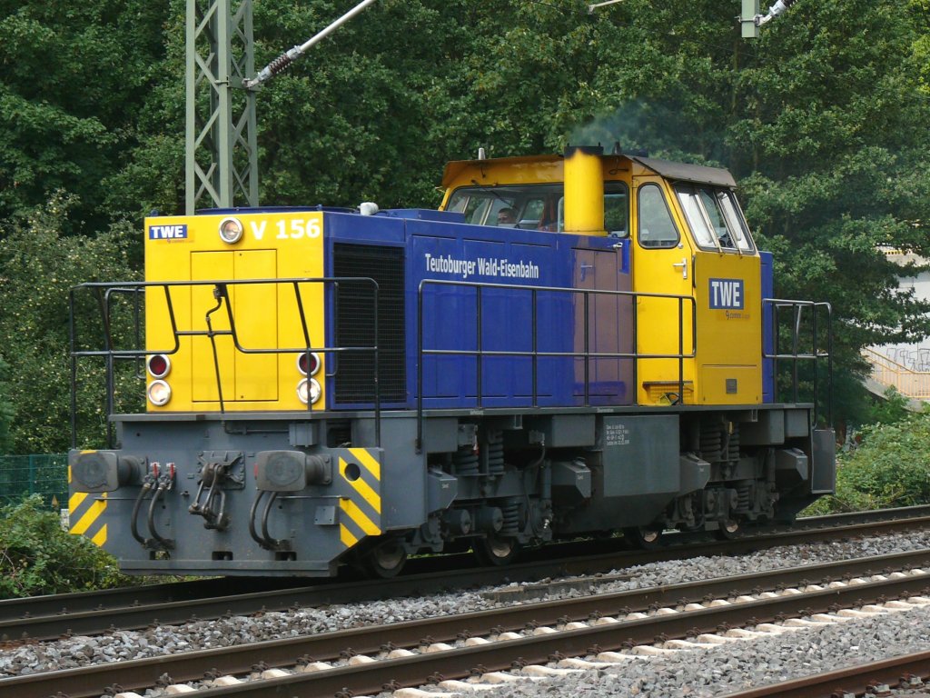 V156 der Teutoburger Wald-Eisenbahn dieselt gemchlich durch Lintorf. Aufgenommen am 21/08/2010.