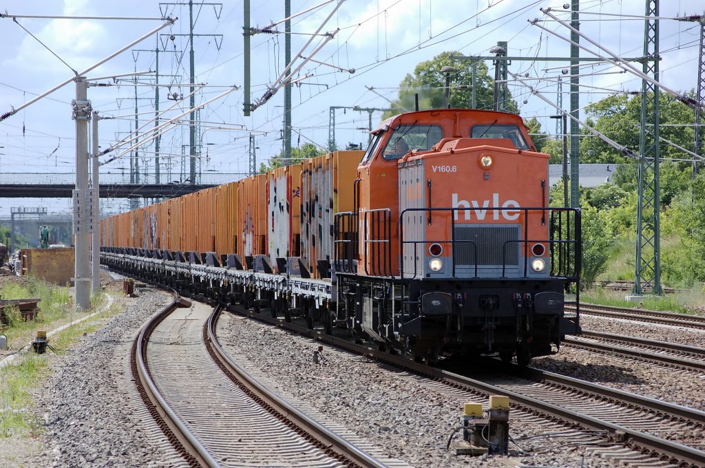 V160.6 (203 144-1) der hvle mit dem M�llzug der BSR in Berlin Sch�nefeld. 22.06.2010