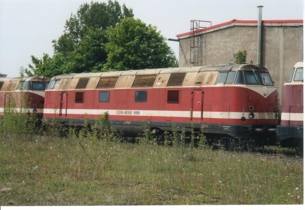 V180 der Leuna-Werke GmbH (vermutlich 203) abgestellt in Karsdorf am 19.05.2004