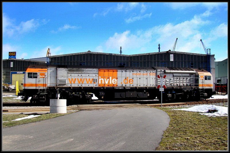 V330.3 von hvle vor den Toren der Volkswerft Stralsund.   am 15.03.10