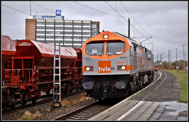 V330.4 -hvle- beim  Kopf machen  im Bhf Stralsund Rgendamm.   am 31.03.12