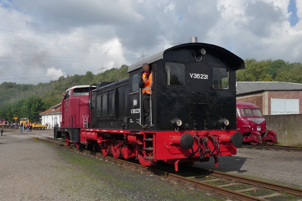 V36 231 wird von der Hespertaler V1 wieder auf's Abstellgleis geschoben (Dahlhausen, 18.9.2010).