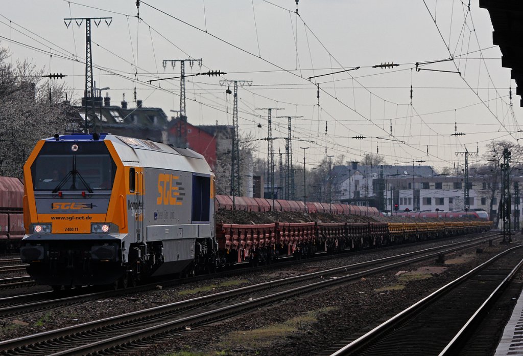 V400.11 der SGL in Kln West am 02.04.2012