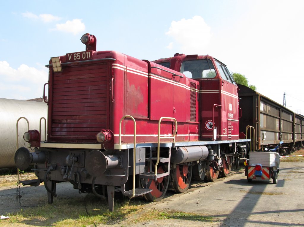 V65 011 am 21.5.2011 im DB Museum Koblenz.