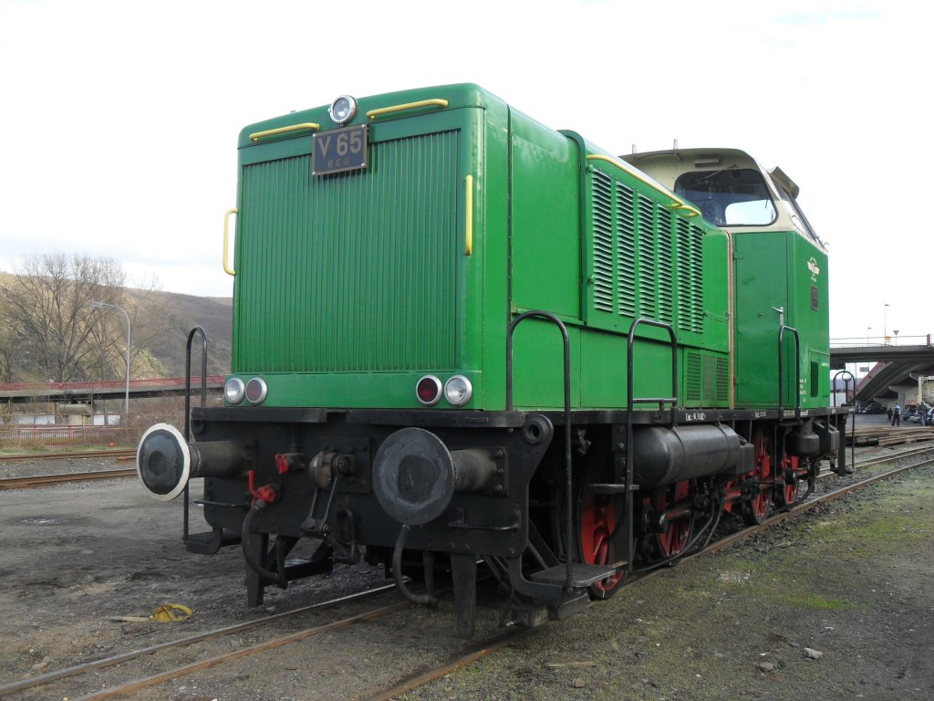 V65 der BEG Brohltalbahn stand am 2.4.10 im Umladebahnhof in Brohl.
