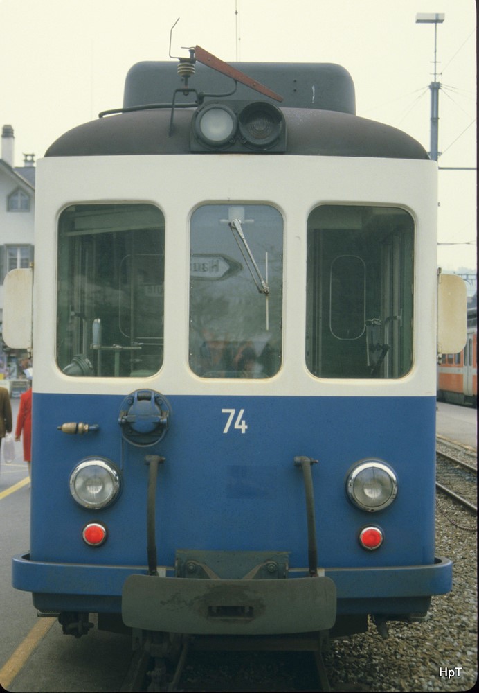 VBW - Front des Triebwagen Be 4/4  74 im Bahnhof Worb im Mai 1985  .. Bild ab Dia .. Standpunkt des Fotografen auserhalb der Geleise ...