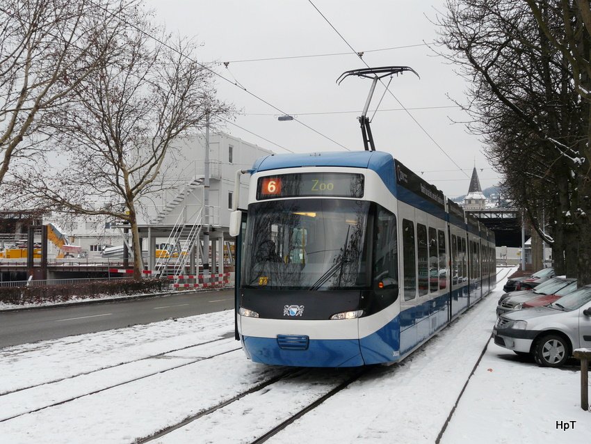 VBZ - Cobra Tram Be 5/6 3023 unterwegs auf der Linie 6 in der Stadt Zrich am 10.01.2010
