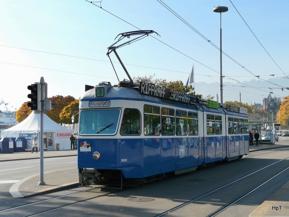 VBZ - Herbstbilder - Tram Be 4/6 1680 unterwegs in der Stadt Zrich am 01.11.2009