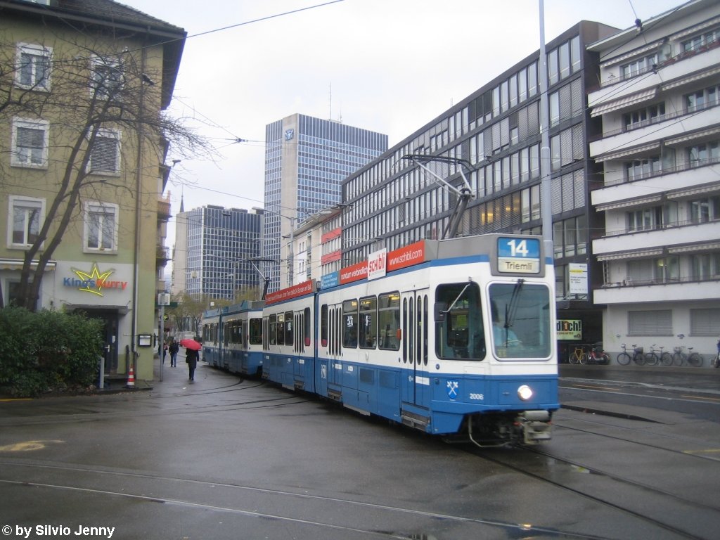 VBZ Nr. 2006 ''Fluntern'' + 2306 am 1.12.09 beim Bhf. Wiedikon.