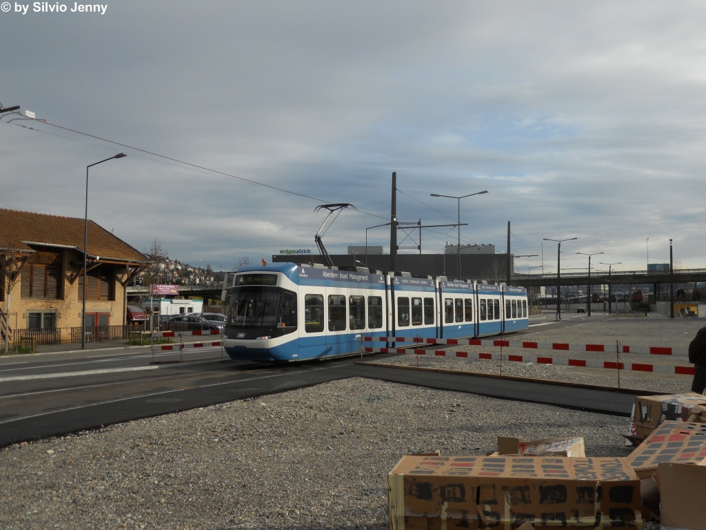 VBZ Nr. 3004 (Be 5/6 ''Cobra'') am 13.12.2011 bei der Haltstelle Bhf. Altstetten-Nord, der Endstation des neuen Tram-Zrich-West.