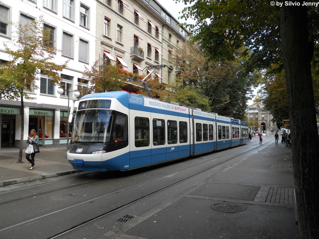 VBZ Nr. 3028 (Be 5/6 ''Cobra'') am 7.8.2011 in Zrich, Bahnhofstrasse/HB auf der Linie 4, die aufgrund der Gleisbauarbeiten beim Central durch die Bahnhofstrasse, statt durch das Limmatquai geleitet wurde.