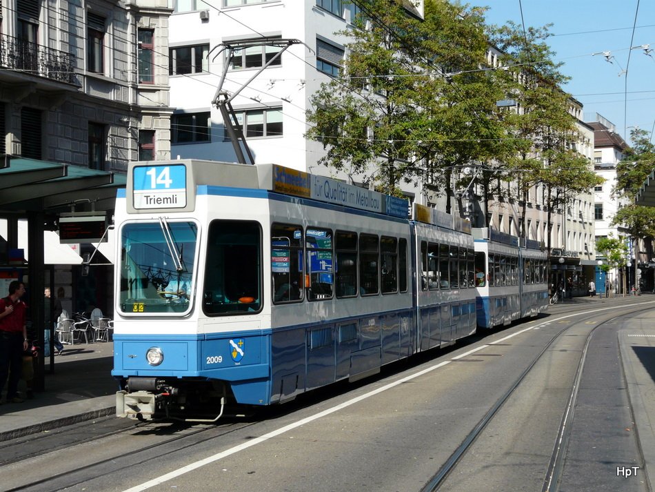 VBZ - Tram Be 4/6 2009 und Be 4/6 unterwegs auf der Linie 14 in der Stadt Zrich am 04.10.2009