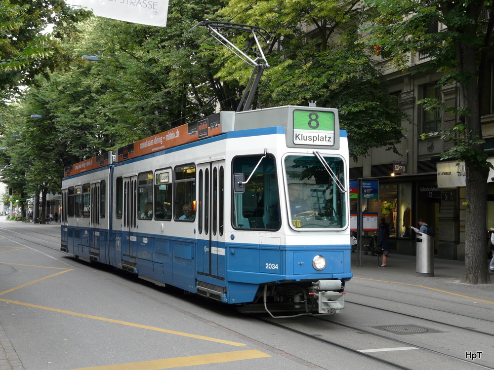 VBZ - Tram Be 4/6 2034 unterwegs auf der Linie 8 in der Stadt Zrich am 10.06.2011