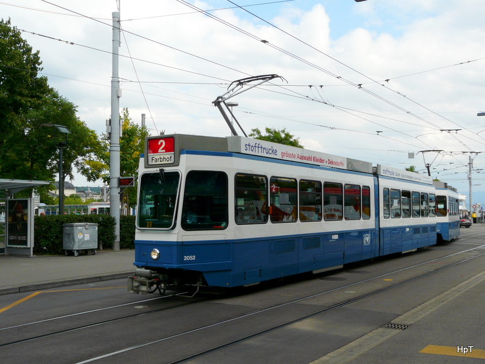 VBZ - Tram Be 4/6 2052 unterwegs auf der Linie 2 in der Stadt Zrich am 10.06.2011