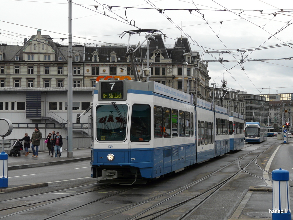 VBZ - Tram Be 4/8  2112 und Be 2/4 unterwegs auf der Linie 7 in Zrich am 23.12.2012