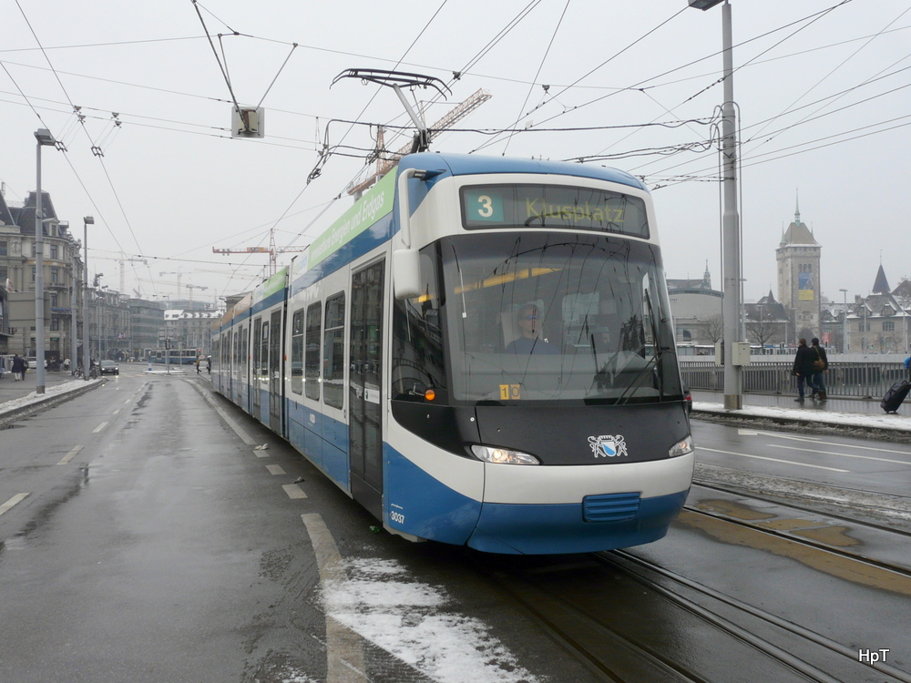 VBZ - Tram Be 5/6 3037 unterwegs auf der Linie 3 in Zrich am 29.12.2010

