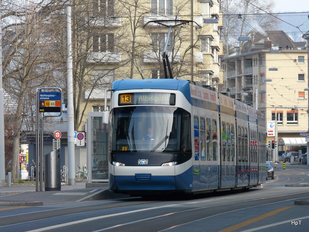 VBZ - Tram be 5/6 3038 bei der Haltestelle Waffenplatzstrasse am 23.01.2011