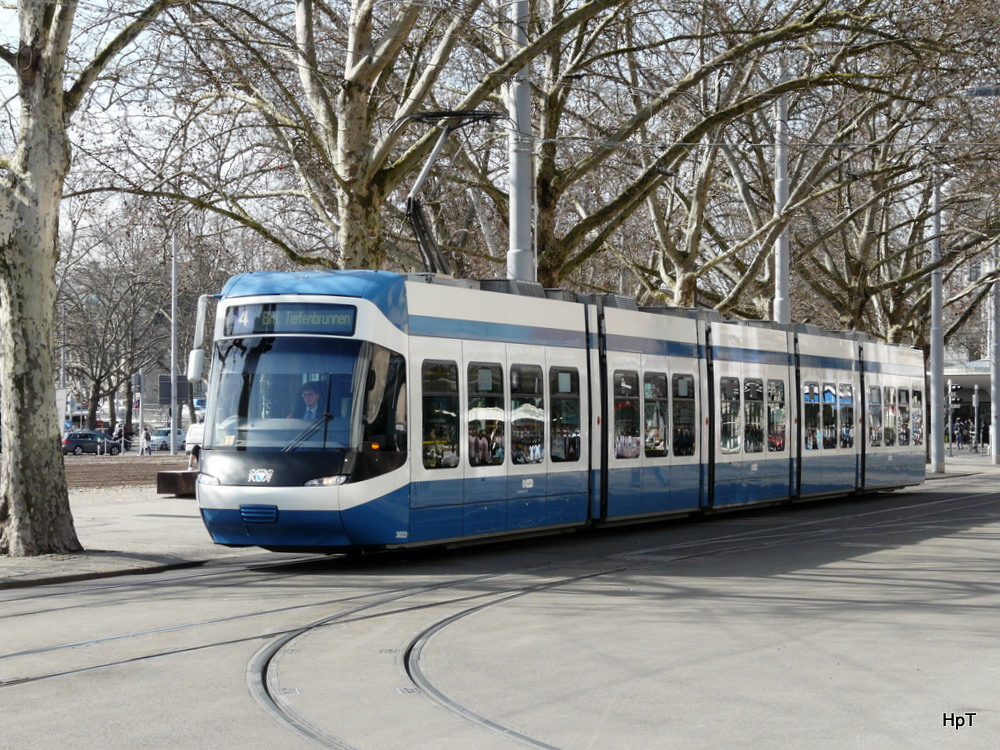 VBZ - Tram Be 5/6  3023 unterwegs auf der Linie 4 in der Stadt Zrich am 01.04.2011