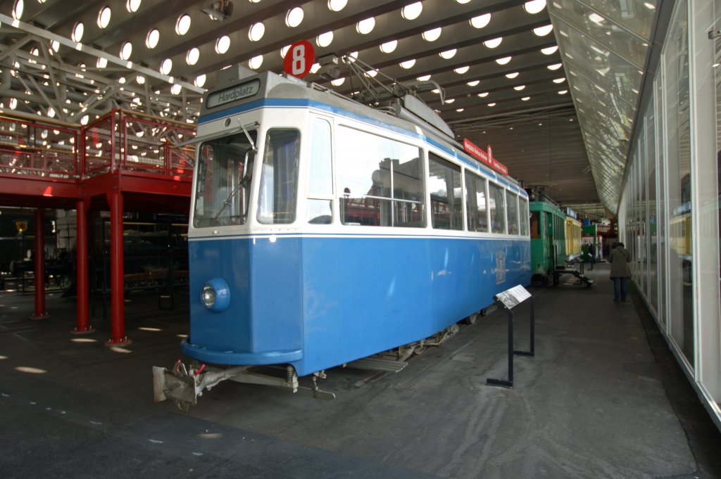 VBZ Tram Ce 2/3 mit der Betriebsnummer 32 aus dem Jahre 1939 im Verkehrshaus Luzern. Die Aufnahme stammt vom 17.04.2012.