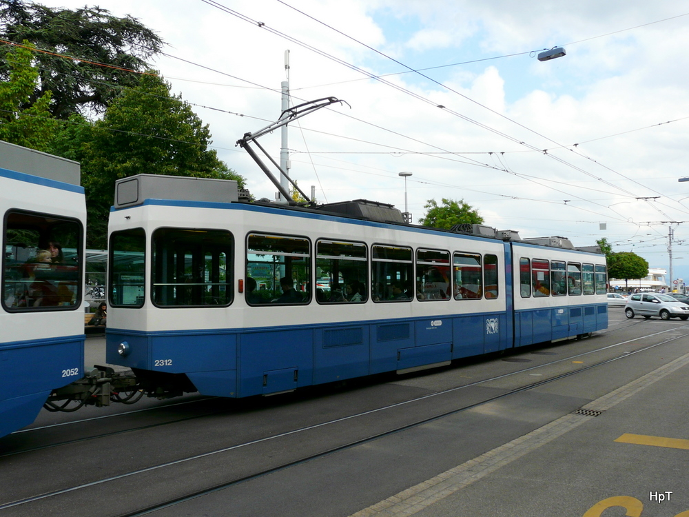VBZ - Tramanhnger B 2312 unterwegs auf der Linie 11 in Zrich am 10.06.2011