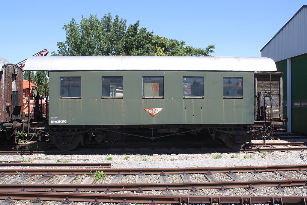 VEF Biho 38 263 am 21.Juli 2013 im Eisenbahmuseum Gross Schwechat.