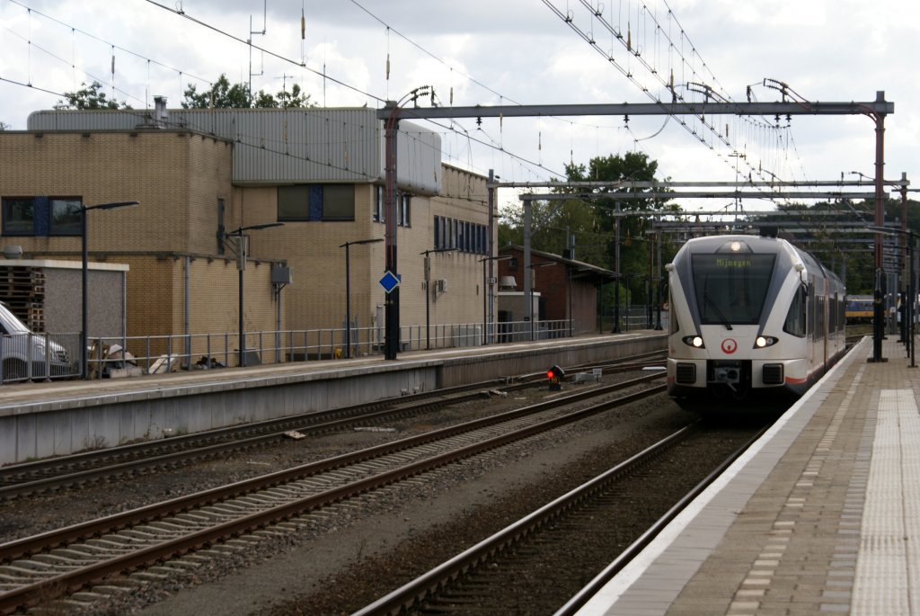 Veolia 353 von Roermond nach Nijmegen,Venlo 22-09-12