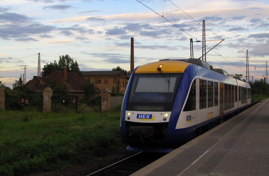 VEOLIA HEX VT 801 (95 80 0648 279-7 D-HEX Bp) als HEX 80960 nach Halberstadt, in Halle (S) Hbf; 09.08.2011