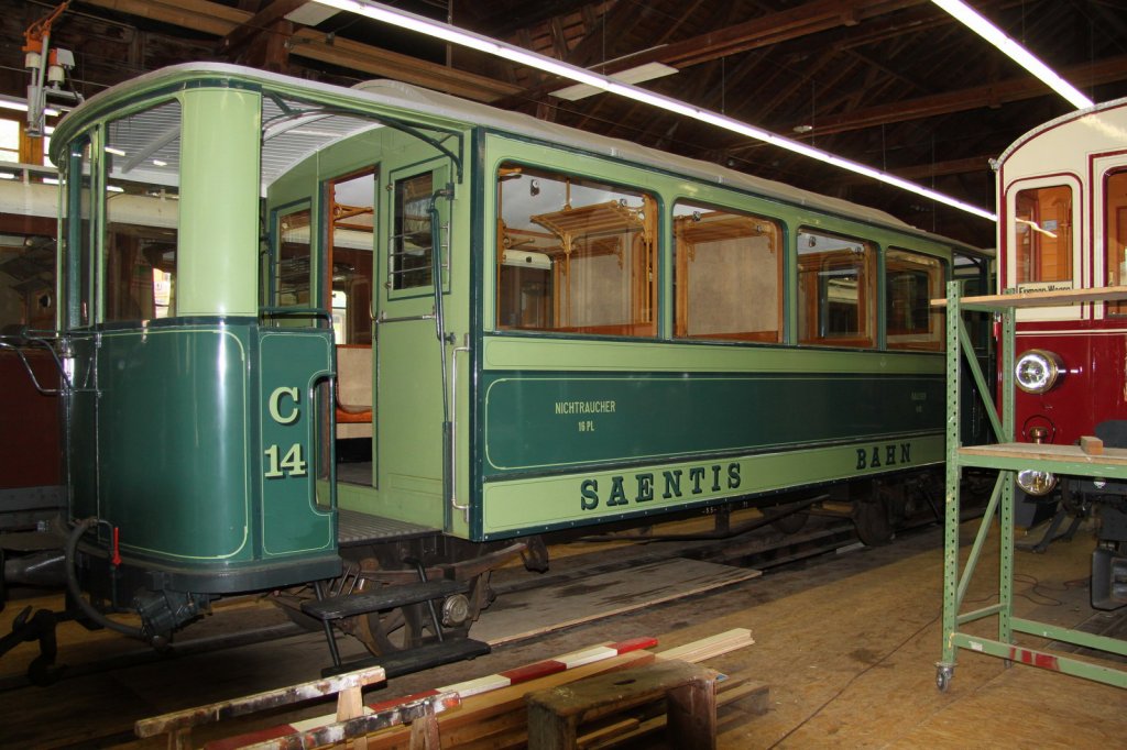 Verein historische Appenzeller Bahnen(AG2)Sntis Personenwagen C 14.
Einer von zwei noch erhaltenen Anhngewagen der ehemaligen Sntisbahn.
Wasserauen 16.07.13