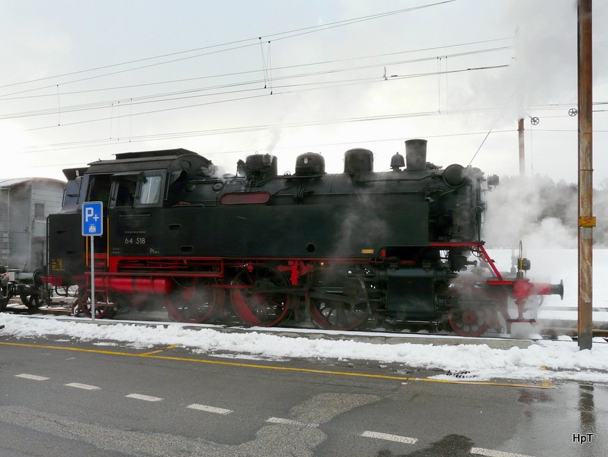 Verein Historisches Emmental - DB Dampflok 64 518 beim Wasser fassen unterwegs auf der Linie zwischen Burgdorf und Solothurn 30.01.2010