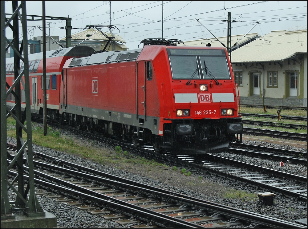 Verfolgt den IR bis Kreuzlingen, 146 235-7 am 2. Mai in Konstanz.