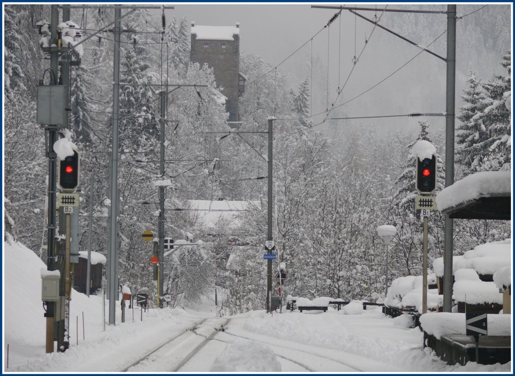 Vertrumtes Sils im Domleschg und der Gegenzug ist immer noch nicht in Sicht. (01.12.2009)