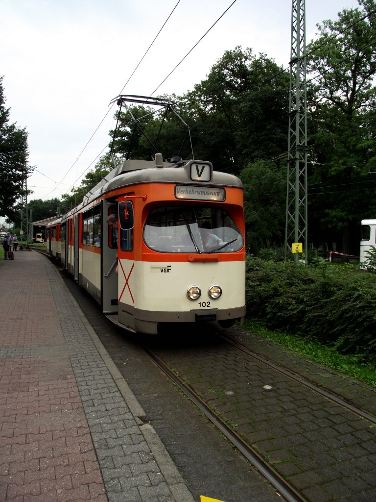 VGF M-Wagen der im Fuhrpark der Verkehrsmuseums unterwegs ist am 11.09.11 in Schwanheim 
