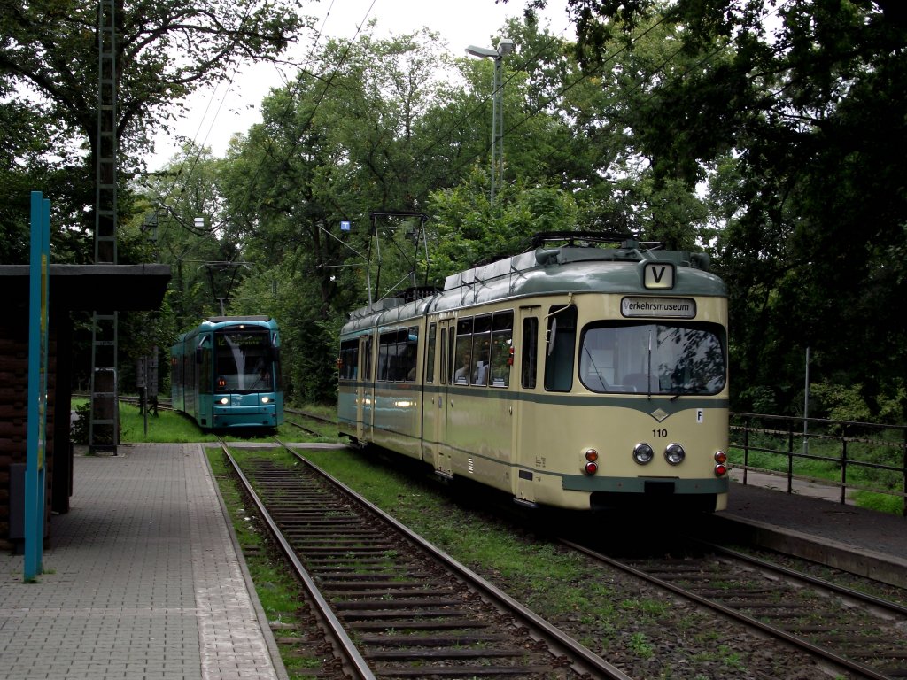 VGF O-Wagen trifft S-Wagen in Schwanheimer Wald am 11.09.11
