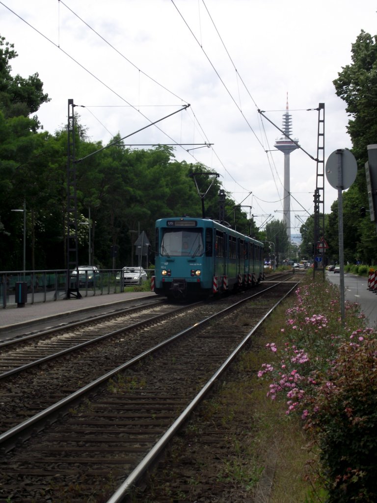 VGF Ptb-Wagen 743 auf der Linie U5 in Frankfurt Eckenheim am 15.06.13