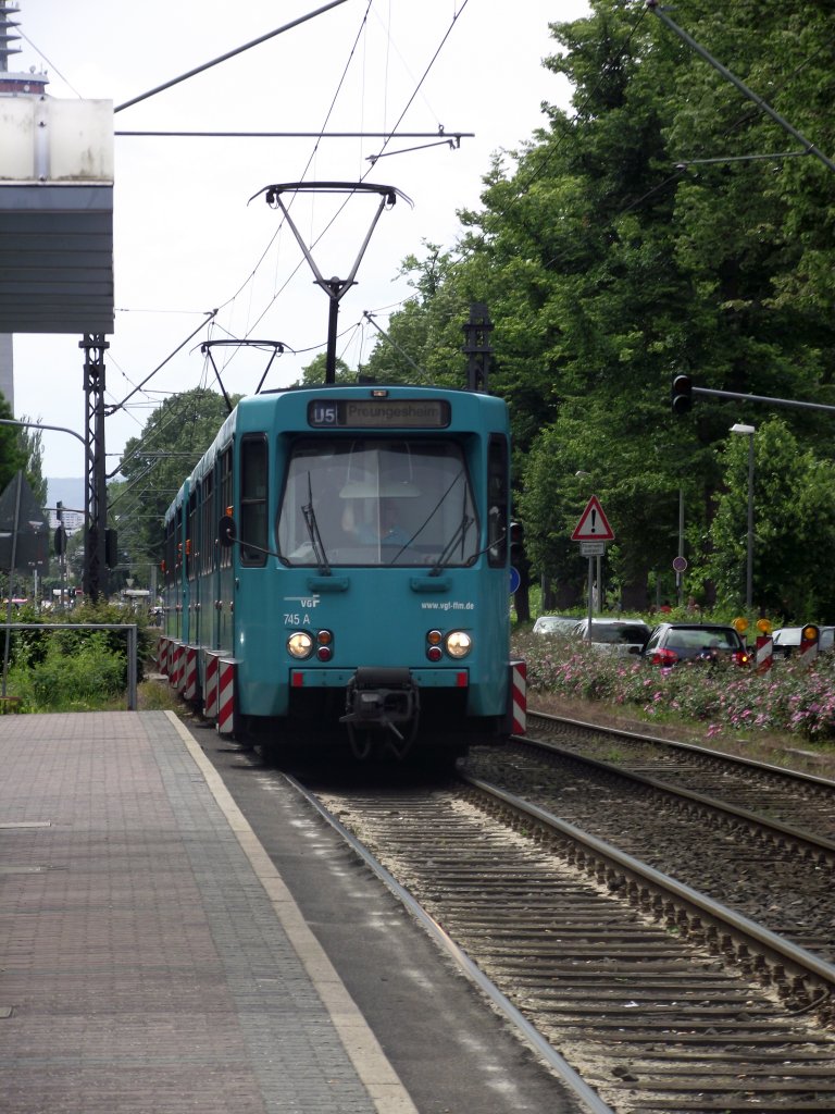 VGF Ptb-Wagen Nummer 745 am 15.06.13 in Frankfurt Eckenheim auf der Linie U5