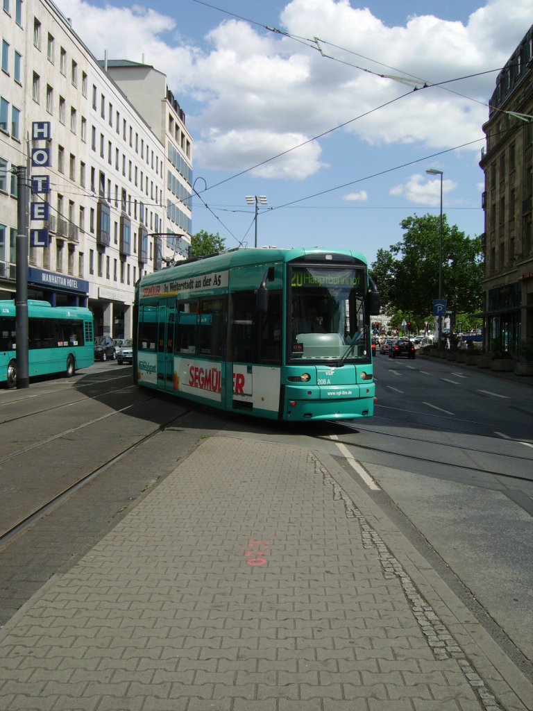VGF S-Wagen 208 am 11.06.11 in Frankfurt am Main 