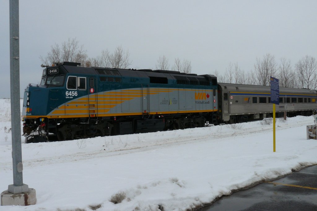Via Rail F40PH-2, Niagara Falls, Ontario, am 13.02.11
