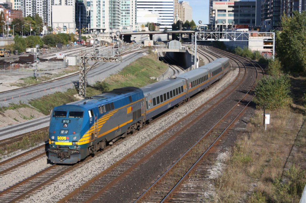Via Zug nach Sarnia westlich von der Union Station in Toronto. 10.10.2009
