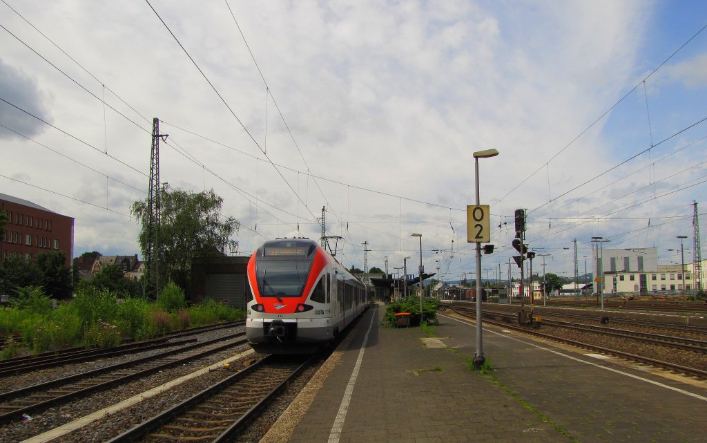 VIAS 303 + 302 als VIA 25021 nach Frankfurt (M) Hbf, am 18.07.2012 kurz vor der Abfahrt in Neuwied.