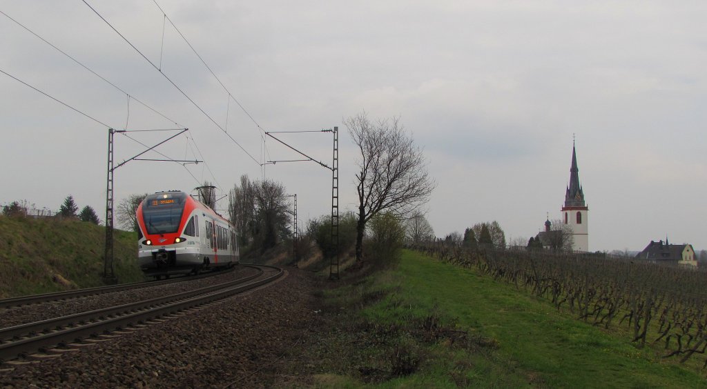 VIAS 408 als VIA 25020 von Frankfurt (M) Hbf nach Neuwied, bei Erbach (Rheingau); 30.03.2011
