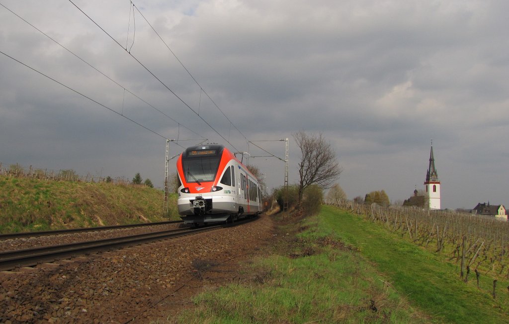 VIAS 414 als VIA 25089 (SE 10) von Kaub nach Frankfurt (M) Hbf, bei Erbach (Rheingau); 30.03.2011