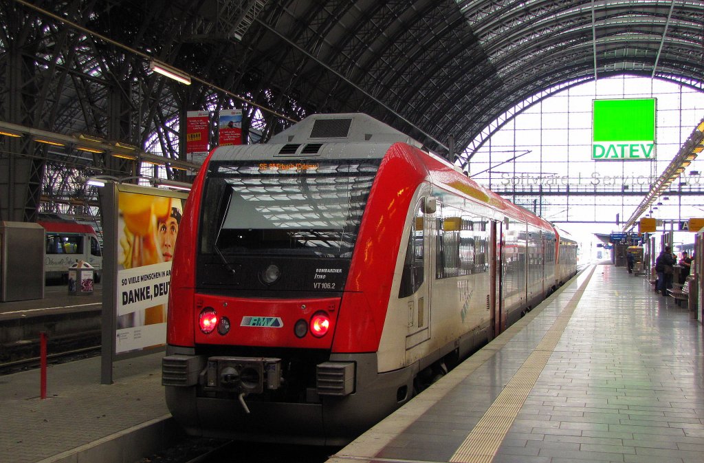 VIAS VT 106.2 (95 80 0615 612-8 D-VIAS) als VIA 25167 nach Erbach (Odenw), in Frankfurt (M) Hbf; 20.12.2011